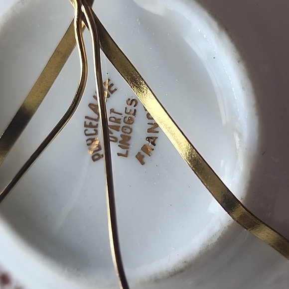 Vintage Decorative Plate with Romantic Scene - Picture 2 of 5